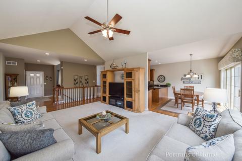 2240 Lundquist Dr, Aurora, IL 60503 photo 9