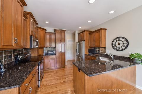2240 Lundquist Dr, Aurora, IL 60503 photo 10