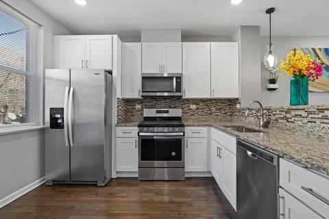 2336 E 71st St #B, Chicago, IL 60649 photo 6