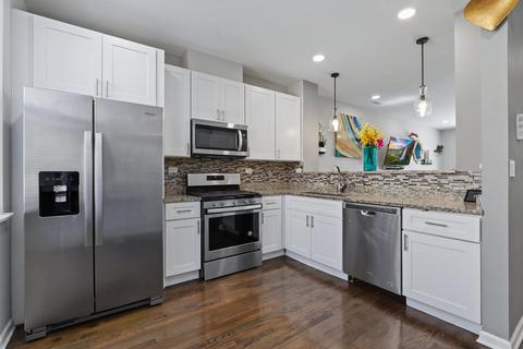 2336 E 71st St #B, Chicago, IL 60649 photo 7