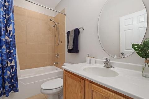 2336 E 71st St #B, Chicago, IL 60649 photo 14