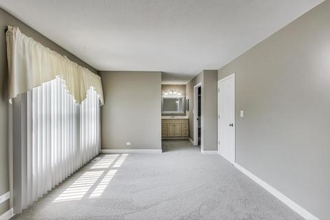 1194 Independence Dr, Bartlett, IL 60103 photo 17