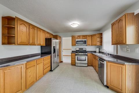 1194 Independence Dr, Bartlett, IL 60103 photo 8