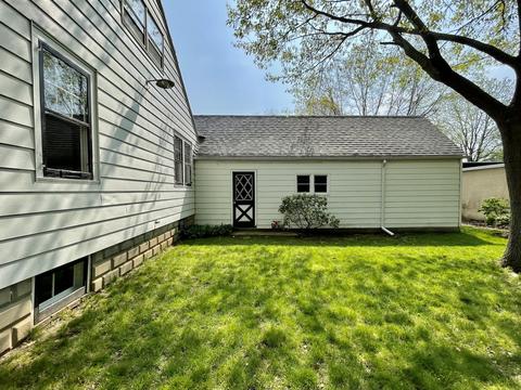 2110 10th St, Peru, IL 61354 photo 4