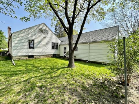 2110 10th St, Peru, IL 61354 photo 3