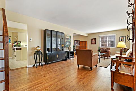 153 Plumtree Rd, Deerfield, IL 60015 photo 2