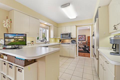 153 Plumtree Rd, Deerfield, IL 60015 photo 6