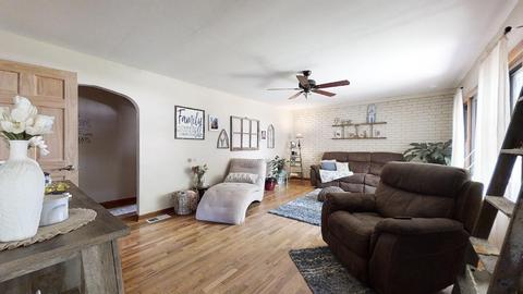 303 E Byron St, Sidney, IL 61877 photo 3