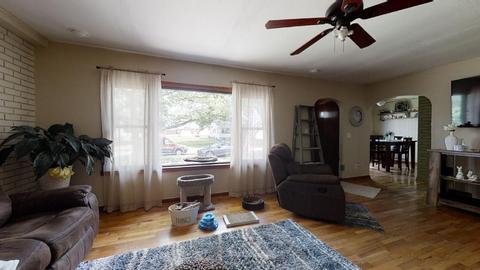 303 E Byron St, Sidney, IL 61877 photo 5