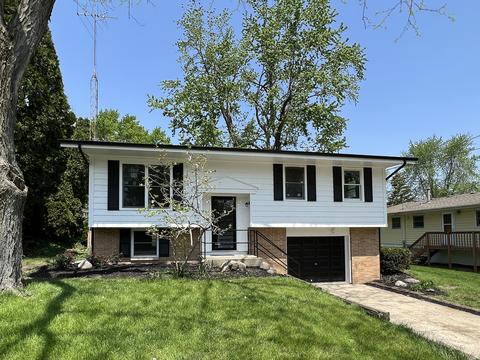 324 E Reader St, Elburn, IL 60119 photo 2