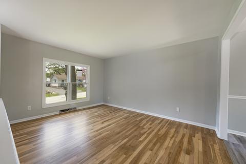 324 E Reader St, Elburn, IL 60119 photo 10