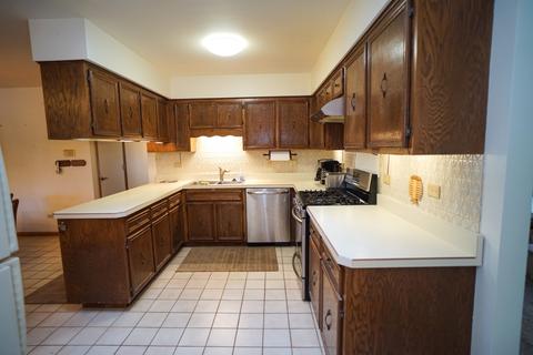 9 S420 Allison Ct, Willowbrook, IL 60527 photo 6
