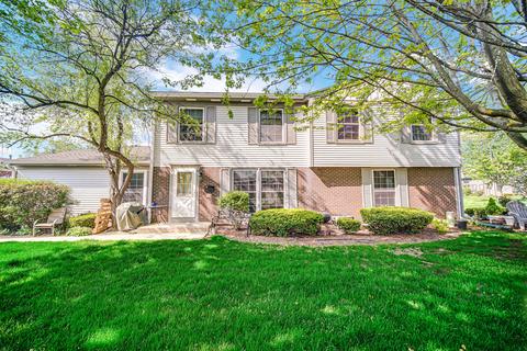 1677 Trowbridge Ct #A, Wheaton, IL 60189 photo 1