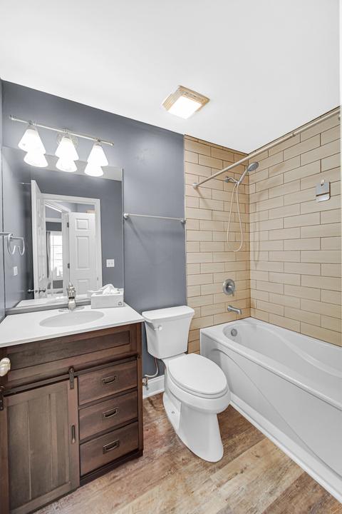 1677 Trowbridge Ct #A, Wheaton, IL 60189 photo 10