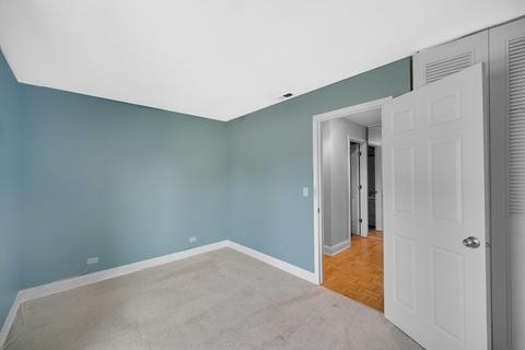1677 Trowbridge Ct #A, Wheaton, IL 60189 photo 9