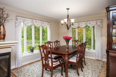 110 Stuarton Dr, Wheaton, IL 60189 photo 8