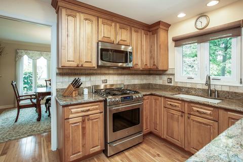 110 Stuarton Dr, Wheaton, IL 60189 photo 18