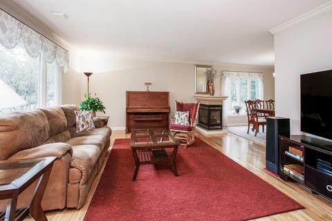 110 Stuarton Dr, Wheaton, IL 60189 photo 9