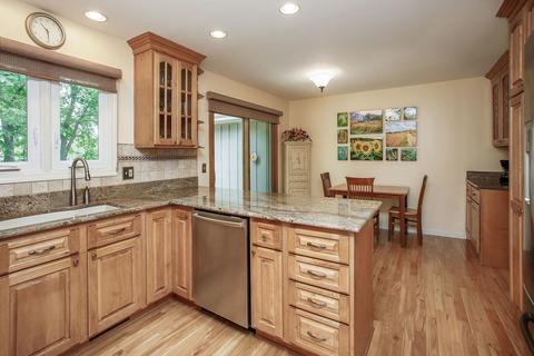 110 Stuarton Dr, Wheaton, IL 60189 photo 19