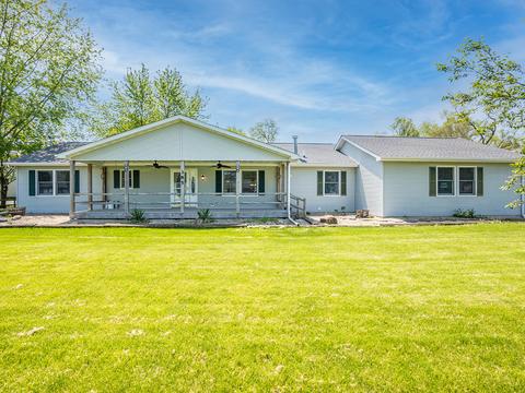 385 E Southmor Rd, Morris, IL 60450 photo 2