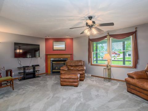 385 E Southmor Rd, Morris, IL 60450 photo 4