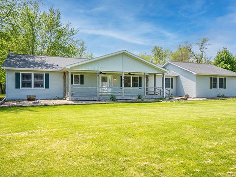 385 E Southmor Rd, Morris, IL 60450 photo 1