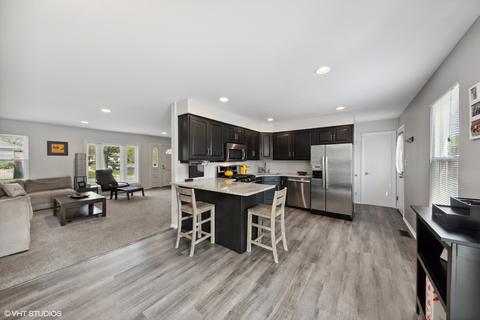 1012 Kenilworth Dr, Wheeling, IL 60090 photo 5
