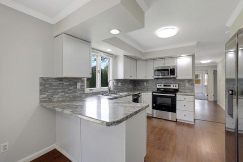 2214 Brookshire Dr E, Champaign, IL 61821 photo 5