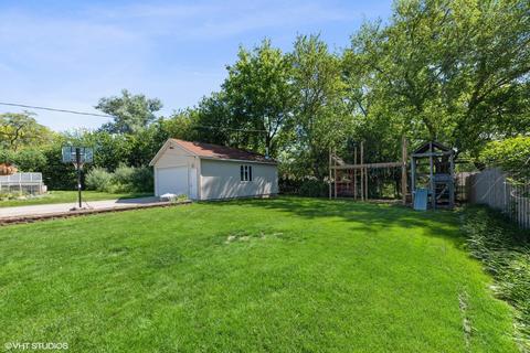 225 Pleasant St, Hoffman Estates, IL 60169 photo 16