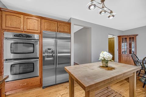 110 W End Rd, Roselle, IL 60172 photo 6