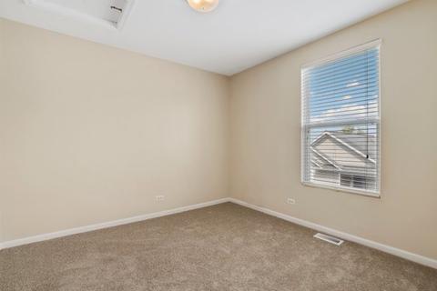 1147 Reserve Dr, Elgin, IL 60124 photo 17