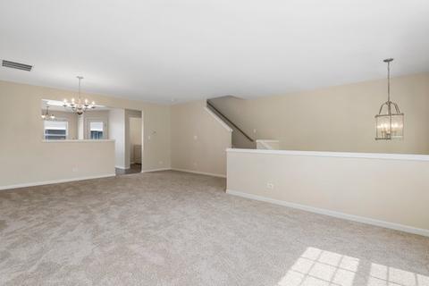 1147 Reserve Dr, Elgin, IL 60124 photo 4