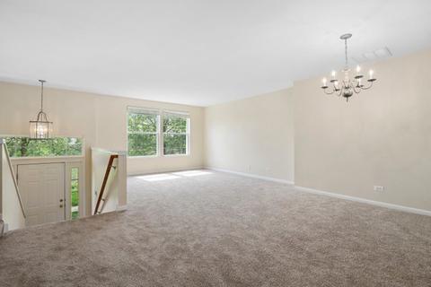 1147 Reserve Dr, Elgin, IL 60124 photo 2