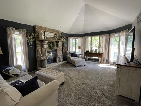 305 E Pine Meadow Ct, Morris, IL 60450 photo 9
