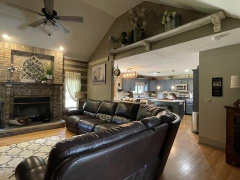 305 E Pine Meadow Ct, Morris, IL 60450 photo 8