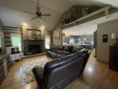 305 E Pine Meadow Ct, Morris, IL 60450 photo 6