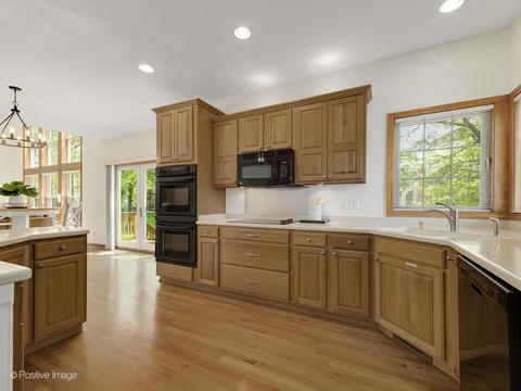 455 Pond View Ln, Bartlett, IL 60103 photo 15