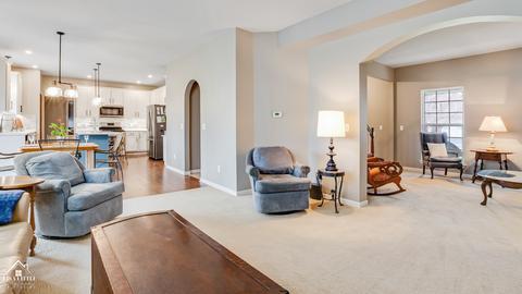2572 Pinehurst Dr, Aurora, IL 60506 photo 4