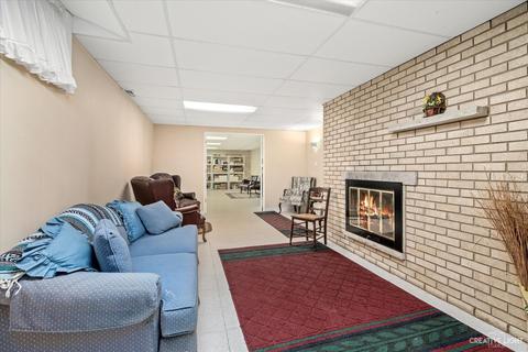 1281 Pleasantview Dr, Elgin, IL 60123 photo 20