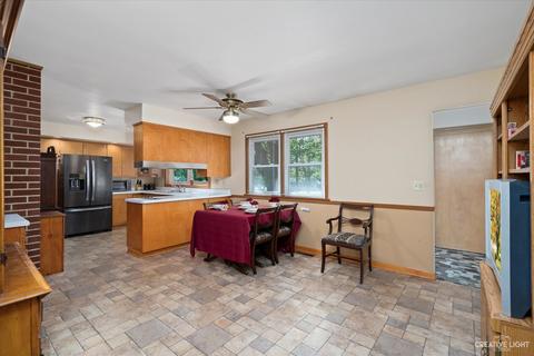 1281 Pleasantview Dr, Elgin, IL 60123 photo 7