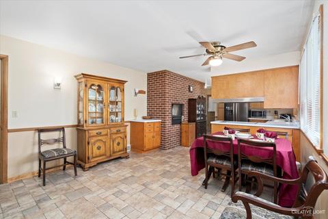 1281 Pleasantview Dr, Elgin, IL 60123 photo 6