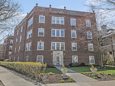2000 Harrison St #2E, Evanston, IL 60201 photo 1
