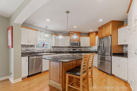 720 Cooper Ct E, Aurora, IL 60504 photo 9