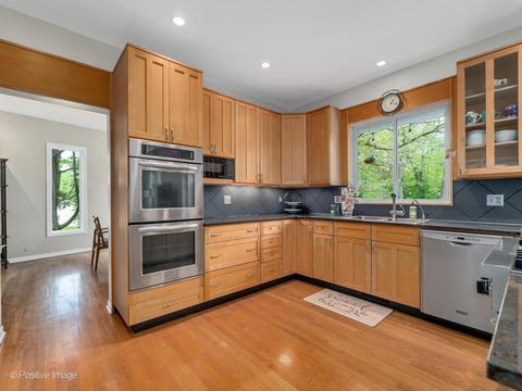 2 S257 Center Ave, Wheaton, IL 60189 photo 9