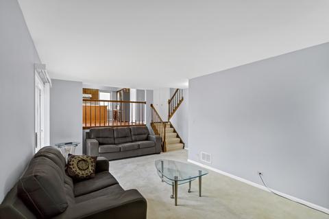 527 Ladysmith Rd, Bartlett, IL 60103 photo 9