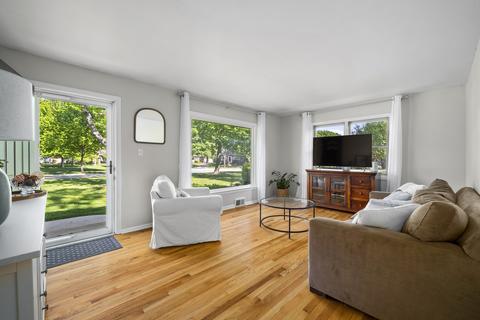 809 S Gables Blvd, Wheaton, IL 60189 photo 6