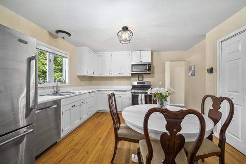809 S Gables Blvd, Wheaton, IL 60189 photo 9