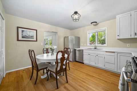 809 S Gables Blvd, Wheaton, IL 60189 photo 8