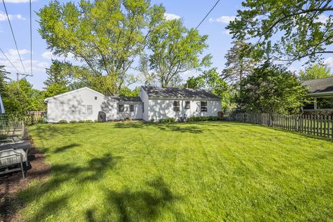 809 S Gables Blvd, Wheaton, IL 60189 photo 3