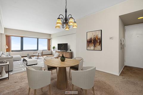 175 E Delaware Pl #8007, Chicago, IL 60611 photo 7